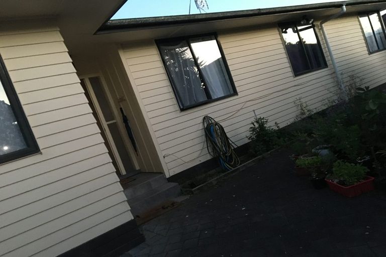 Photo of property in 16 Ussher Place, Pakuranga Heights, Auckland, 2010