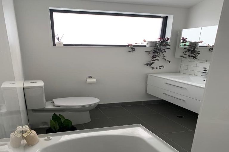 Photo of property in 3/74 Derwent Street, Island Bay, Wellington, 6023