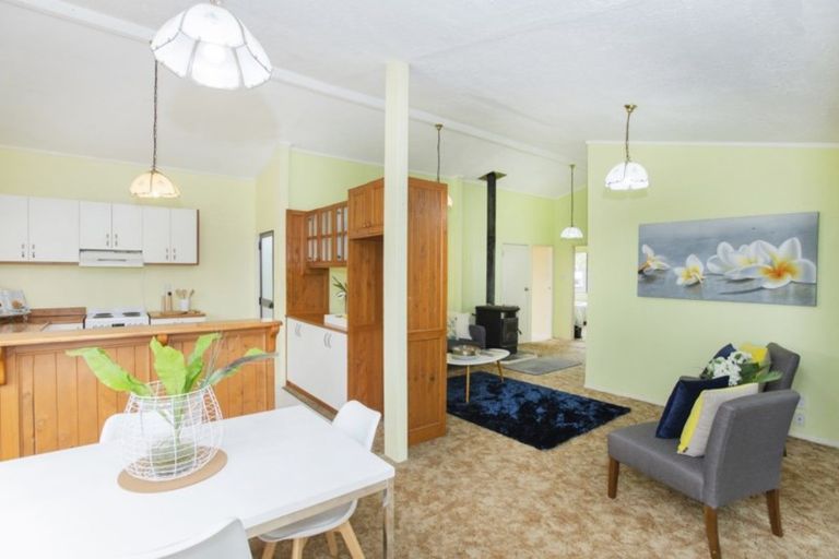 Photo of property in 35 Ioapa Road, Te Karaka, 4022