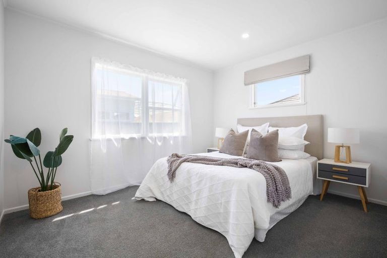 Photo of property in 10 Valley Road, Waiuku, 2123