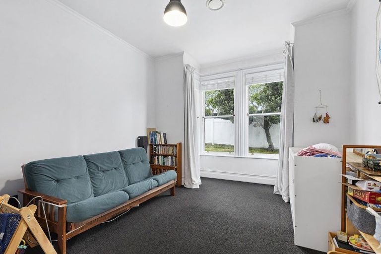 Photo of property in 32 Stanley Street, Berhampore, Wellington, 6023