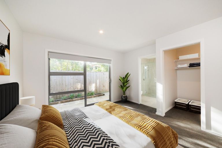 Photo of property in 5a Woodstock Place, Hokowhitu, Palmerston North, 4410