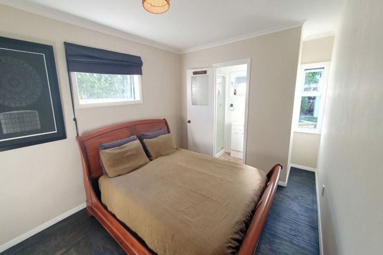 Photo of property in 84 Govett Avenue, Frankleigh Park, New Plymouth, 4310