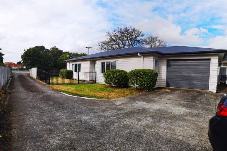Photo of property in 102 Swanson Road, Henderson, Auckland, 0610