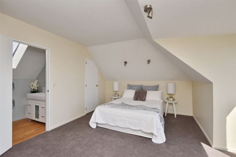 Photo of property in 241 Cannon Hill Crescent, Mount Pleasant, Christchurch, 8081