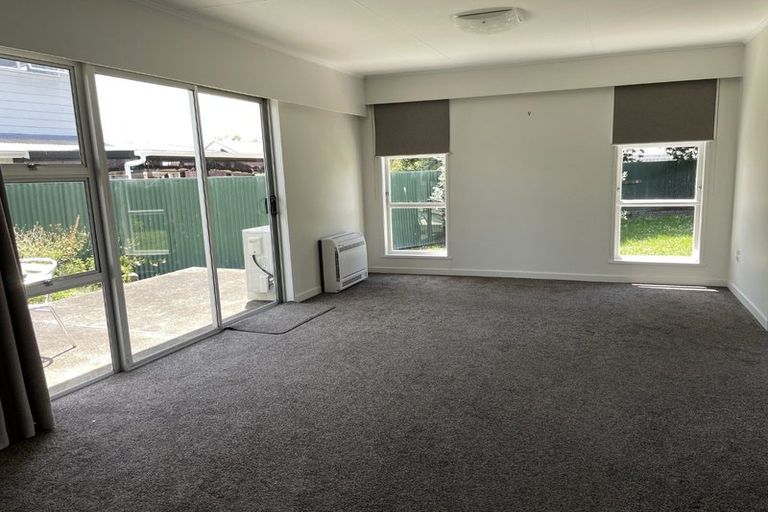 Photo of property in 21 Abraham Crescent, Milson, Palmerston North, 4414