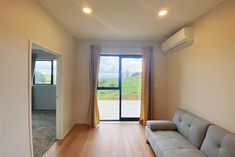 Photo of property in 1 Bendridge Street, Flat Bush, Auckland, 2019