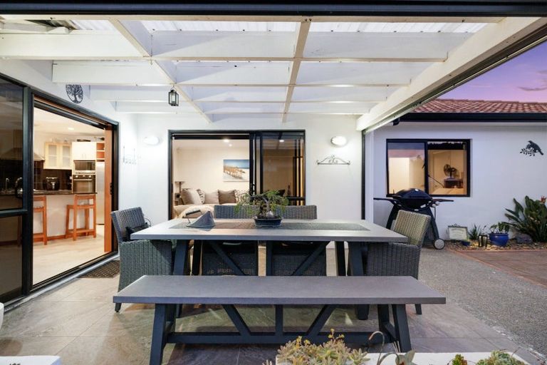 Photo of property in 24 Ohope Place, Papamoa Beach, Papamoa, 3118