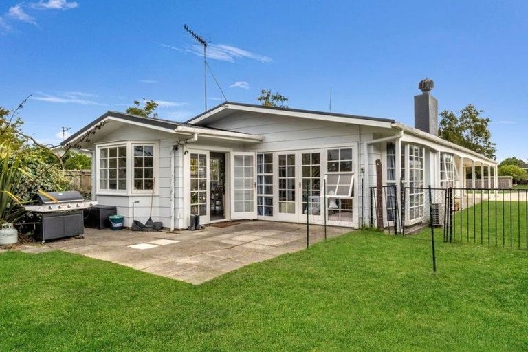 Photo of property in 40 Clifton Terrace, Fitzherbert, Palmerston North, 4410