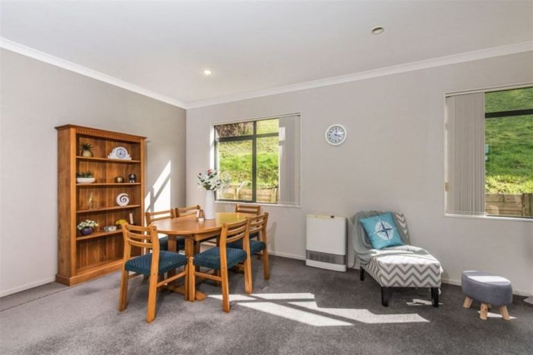 Photo of property in 69 Amesbury Drive, Churton Park, Wellington, 6037