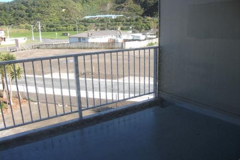 Photo of property in 95 Farmer Crescent, Taita, Lower Hutt, 5011