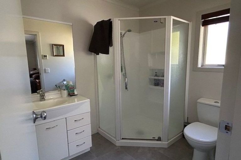 Photo of property in 6 Routeburn Avenue, Aotea, Porirua, 5024