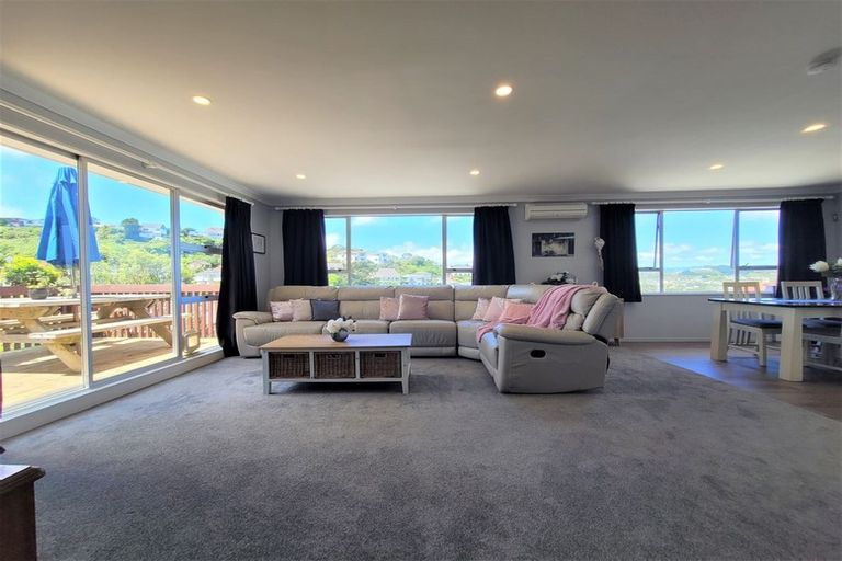 Photo of property in 9 Malaghan Grove, Johnsonville, Wellington, 6037