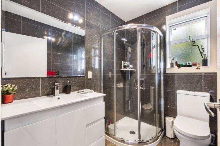 Photo of property in 2/6 Patons Road, Howick, Auckland, 2014