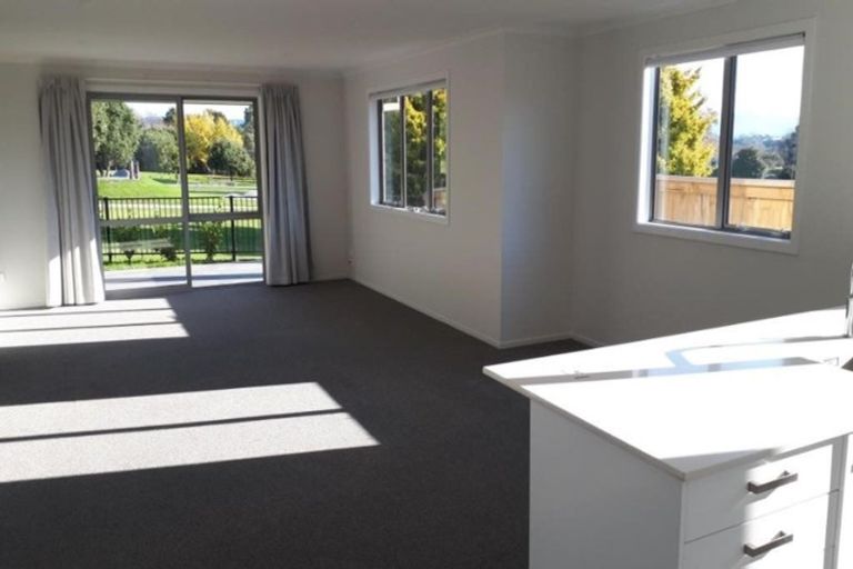 Photo of property in 40 Richardson Road, Omokoroa, 3114