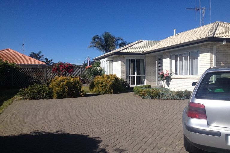 Photo of property in 49 Gravatt Road, Papamoa Beach, Papamoa, 3118