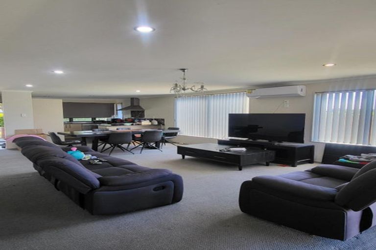 Photo of property in 33 Tarapiroe Avenue, Takanini, 2112