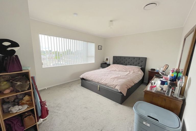 Photo of property in 2/25 Kopara Place, Clendon Park, Auckland, 2103