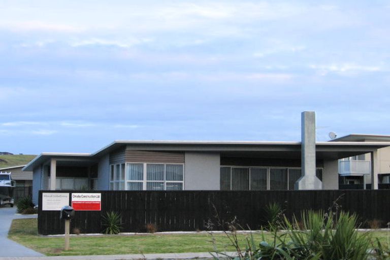 Photo of property in 4 Paraoa Crescent, Omaha, Warkworth, 0986