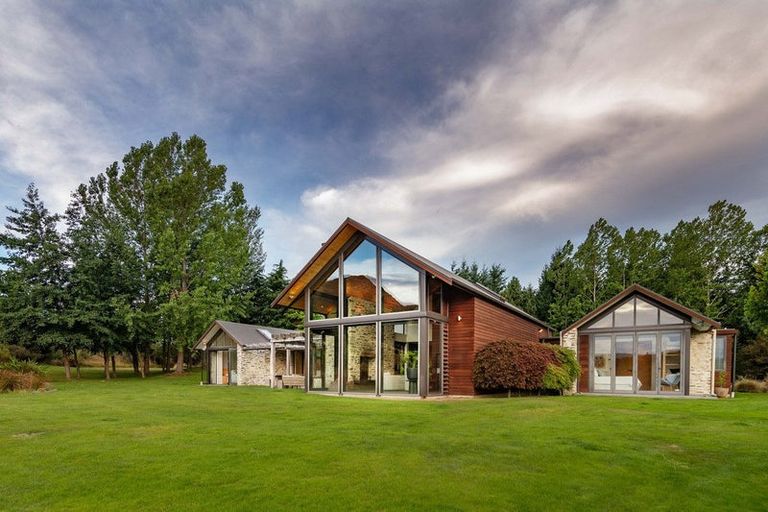 Photo of property in 837f Lake Hawea-albert Town Road, Albert Town, Wanaka, 9382