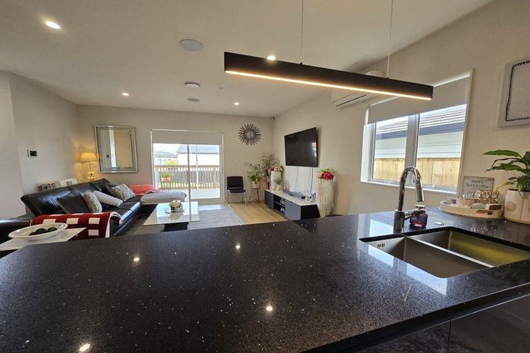 Photo of property in 39 Farranfore Road, Opaheke, Papakura, 2113