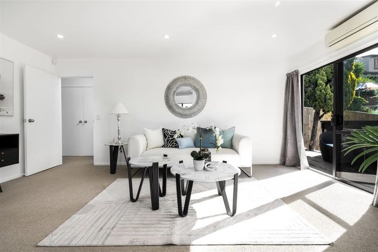 Photo of property in 1/44 Becroft Drive, Forrest Hill, Auckland, 0620