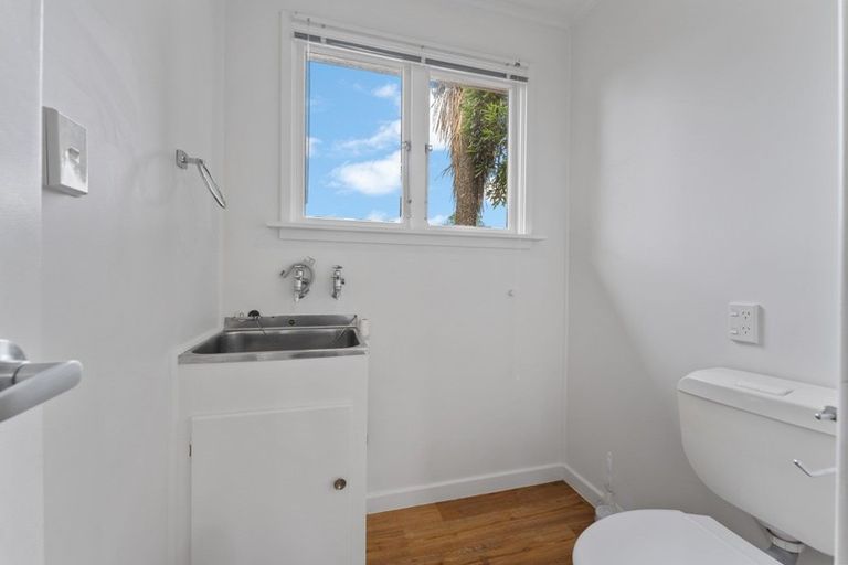 Photo of property in 99 Avonhead Road, Avonhead, Christchurch, 8042