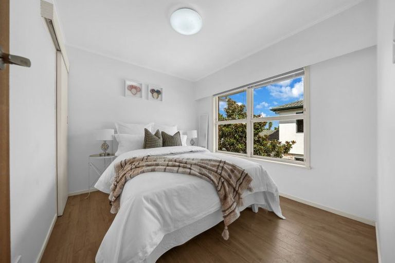 Photo of property in 4/38 Old Lake Road, Narrow Neck, Auckland, 0624