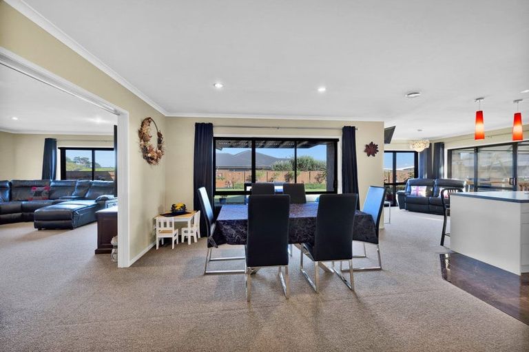 Photo of property in 12 Nikau Place, Hawera, 4610