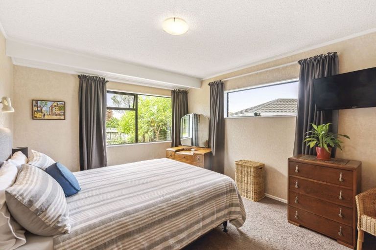 Photo of property in 14 Chilton Drive, Paraparaumu, 5032