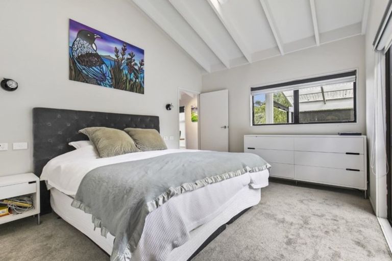 Photo of property in 2/24 Colonial Road, Birkenhead, Auckland, 0626