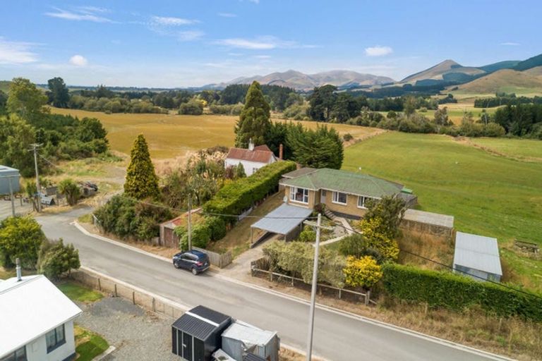 Photo of property in 1 George Street, Clinton, 9534