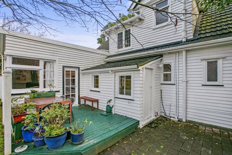 Photo of property in 83 Vivian Street, New Plymouth, 4310