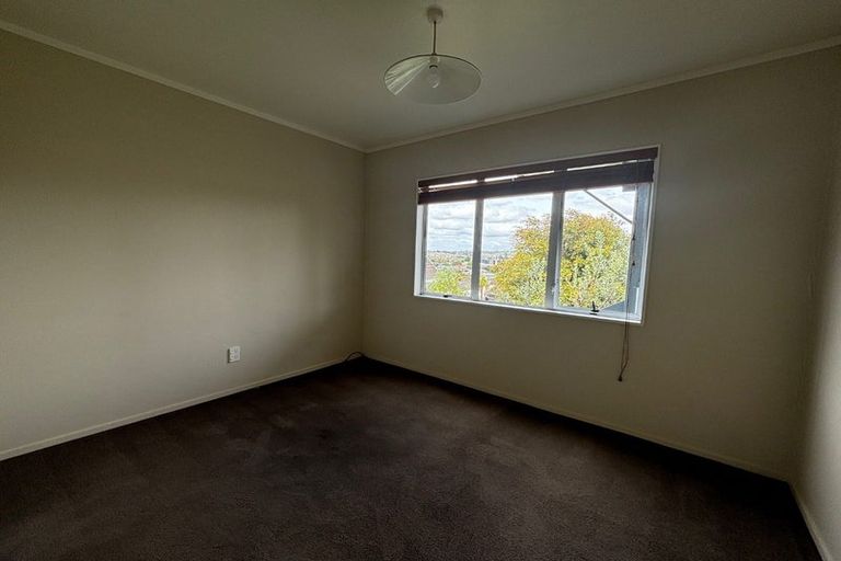 Photo of property in 1 Gosford Drive, Botany Downs, Auckland, 2010