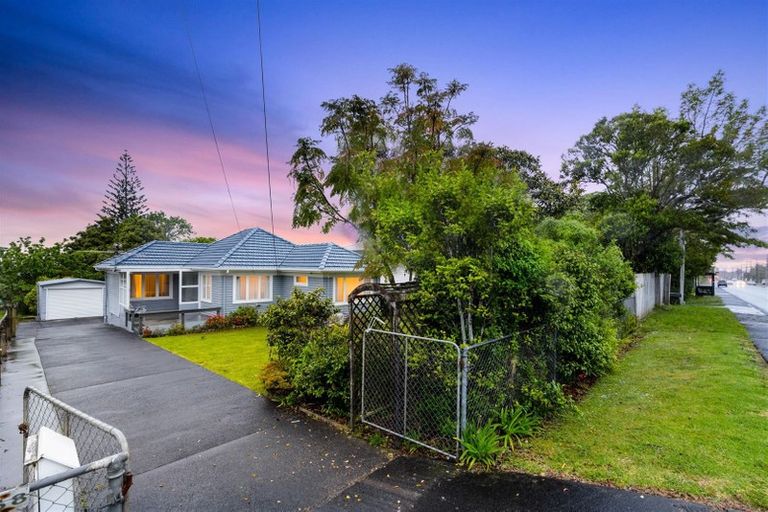 Photo of property in 58 Royal Road, Massey, Auckland, 0614