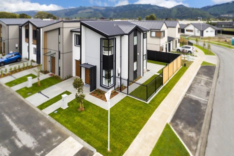 Photo of property in 2 Fitch Lane, Wallaceville, Upper Hutt, 5018