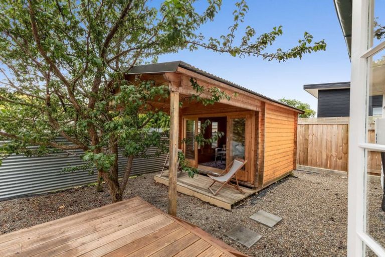 Photo of property in 1d Hendon Place, West End, Palmerston North, 4412