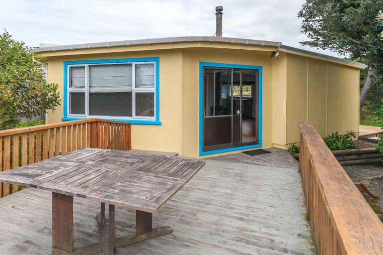 Photo of property in 24 Hunia Terrace, Himatangi Beach, Foxton, 4891