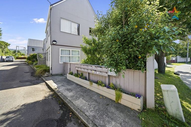 Photo of property in 71e Randwick Crescent, Moera, Lower Hutt, 5010