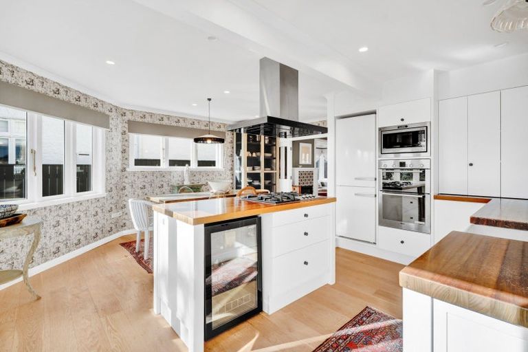 Photo of property in 89 Pendarves Street, New Plymouth, 4310