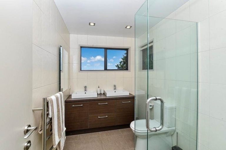 Photo of property in 7a Elizabeth Place, Mairangi Bay, Auckland, 0630