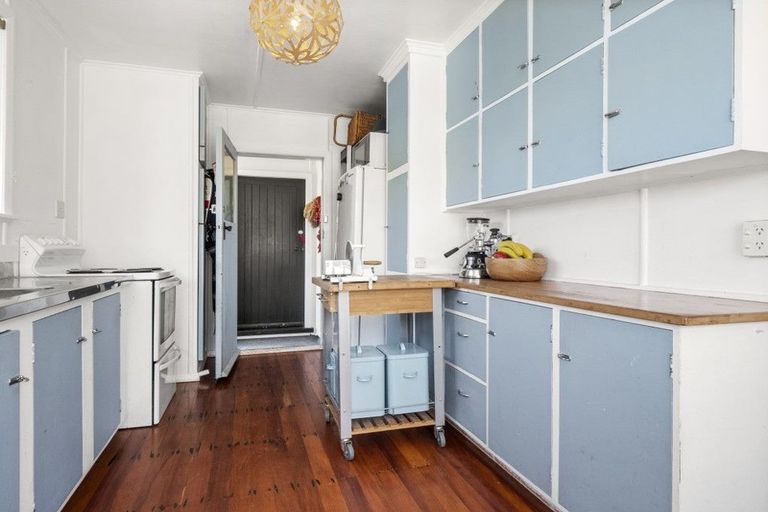 Photo of property in 21 Tasman Street, Havelock North, 4130