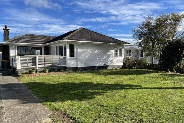 Photo of property in 132 Russell Road, Manurewa, Auckland, 2102