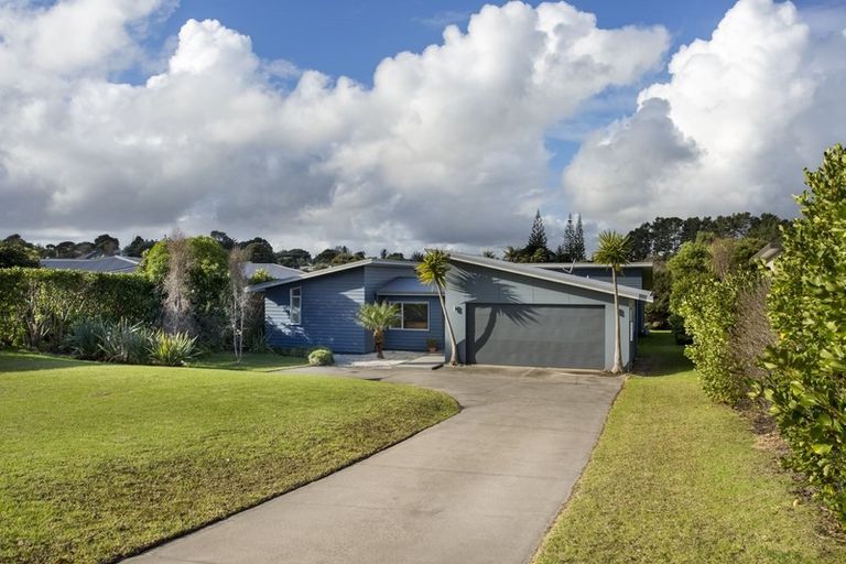 Photo of property in 74 Omana Avenue, Shelly Beach, Helensville, 0874