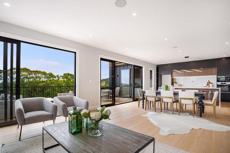 Photo of property in 40 Paparahi Place, Wainui, 0992