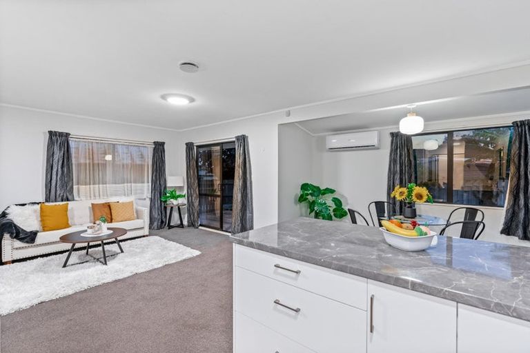 Photo of property in 5 Posa Avenue, Henderson, Auckland, 0612