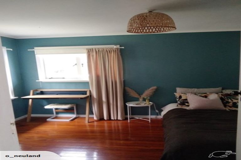 Photo of property in 16 Domain Crescent, Muriwai, Waimauku, 0881