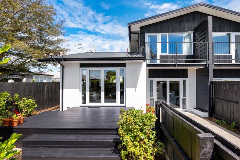 Photo of property in 1/33 Searells Road, Strowan, Christchurch, 8052