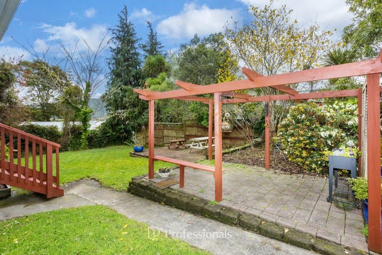 Photo of property in 11 Monarch Grove, Maoribank, Upper Hutt, 5018