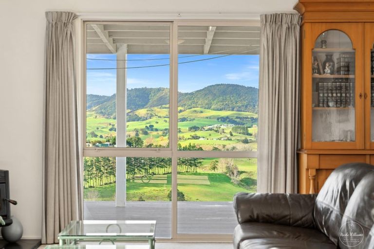 Photo of property in 24 Totara Rise, Maungaturoto, 0588